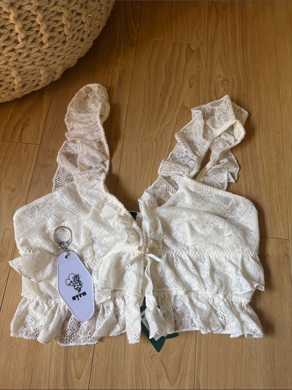 Syrn extra frill top & Key chain